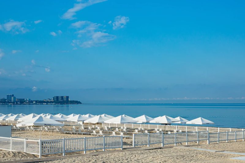 Пляж отеля MoreLeto