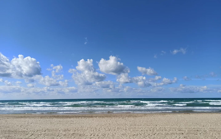 Пляж пансионата «Золотые пески»