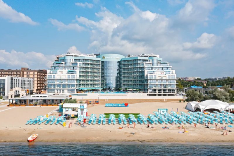 Пляж Гранд-отеля Анапа
