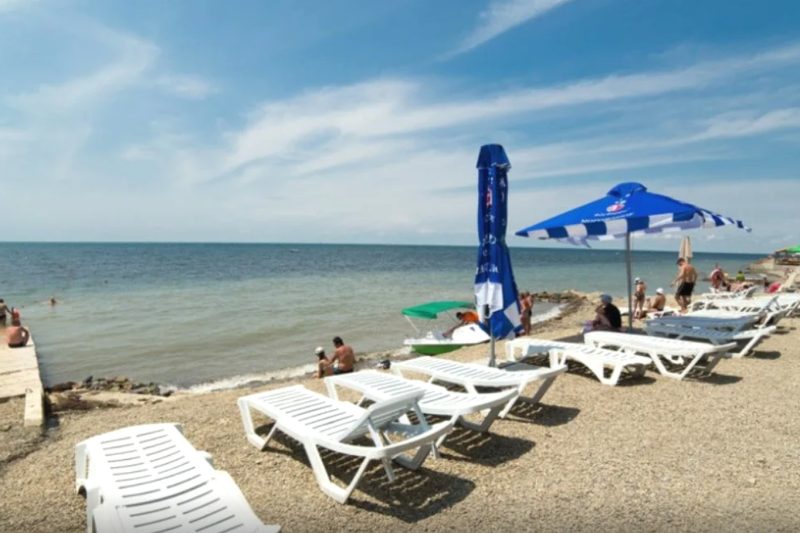 Галечный пляж санатория «Малая Бухта»