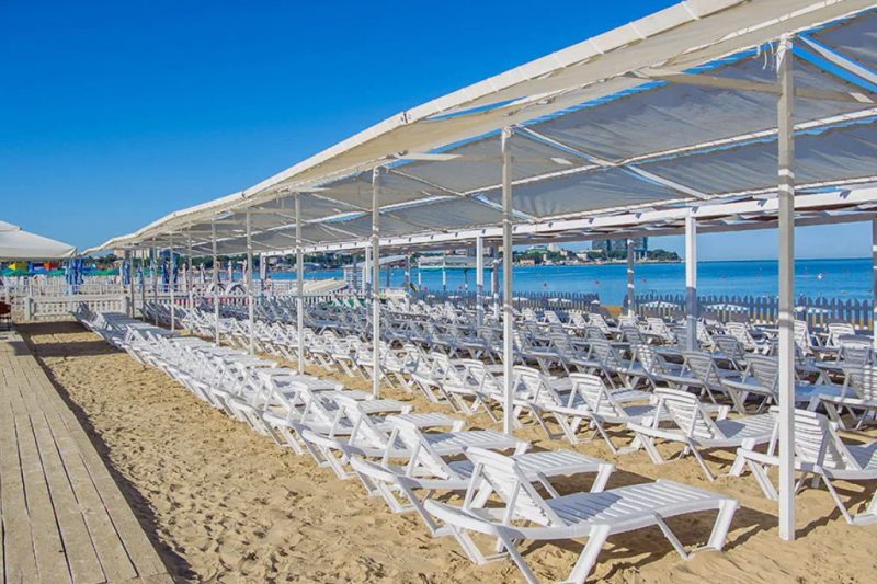 Пляж отеля «Sanmarinn»