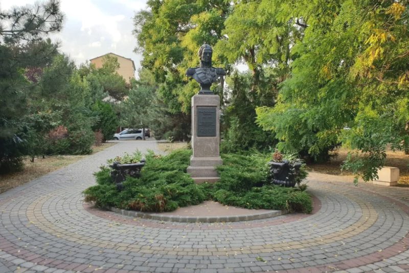 Памятник Ивану Гудовичу