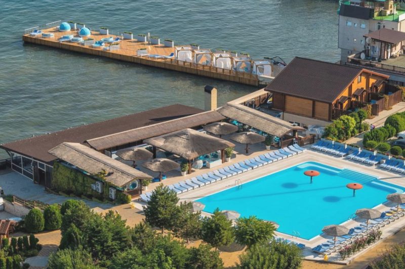 Пляж комплекса «Золотая Бухта»